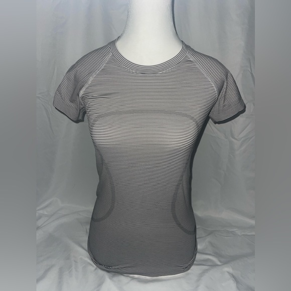 LULULEMON SWIFTLY TECH 2.0! - Picture 1 of 2